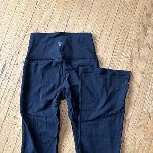 XS TNA action flare leggings black